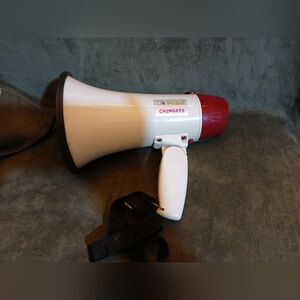 Megaphone portátil Pit Bull CHIMG655. 